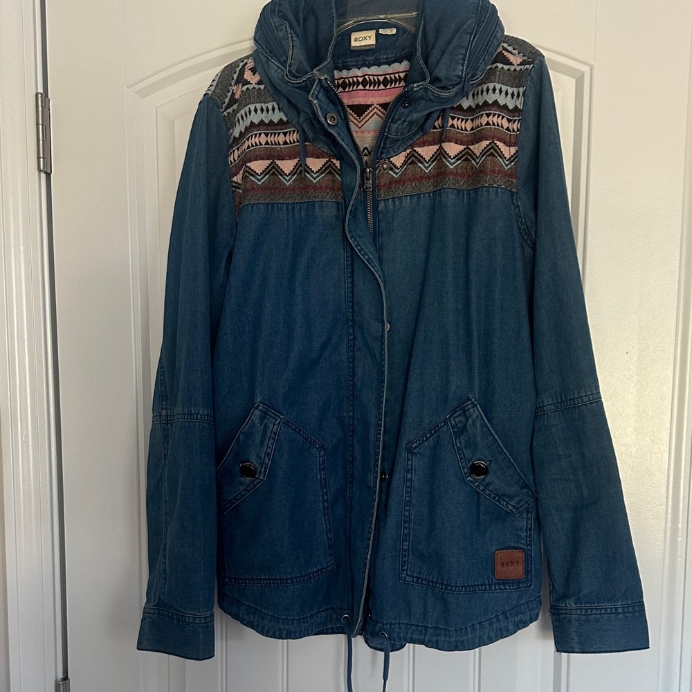 Roxy Denim Blue Jacket With Patterned Design - image 1